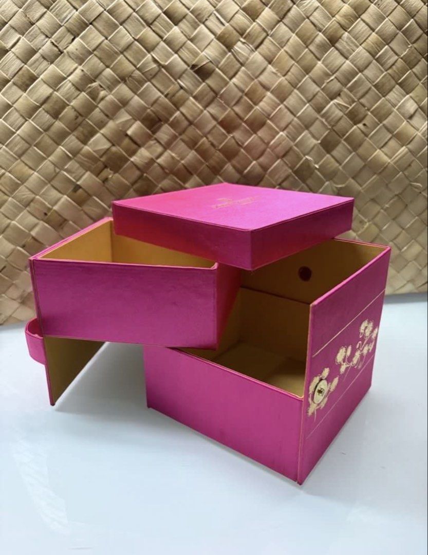 Pink puzzle box (Category: Occasions & Party Supplies) located in Manila. Submitted by thebookclubz (Listing ID 1461335373, Image 3). Description: .