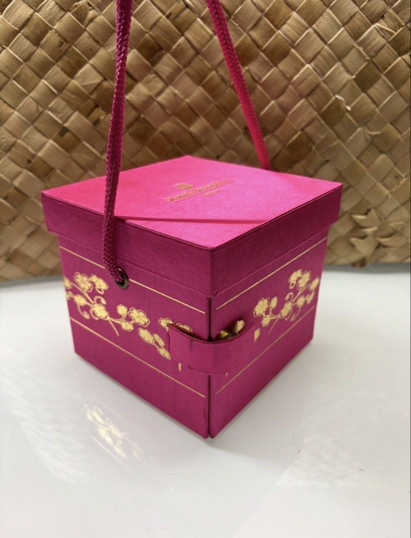 Pink puzzle box (Category: Occasions & Party Supplies) located in Manila. Submitted by thebookclubz (Listing ID 1461335373, Image 2). Description: .