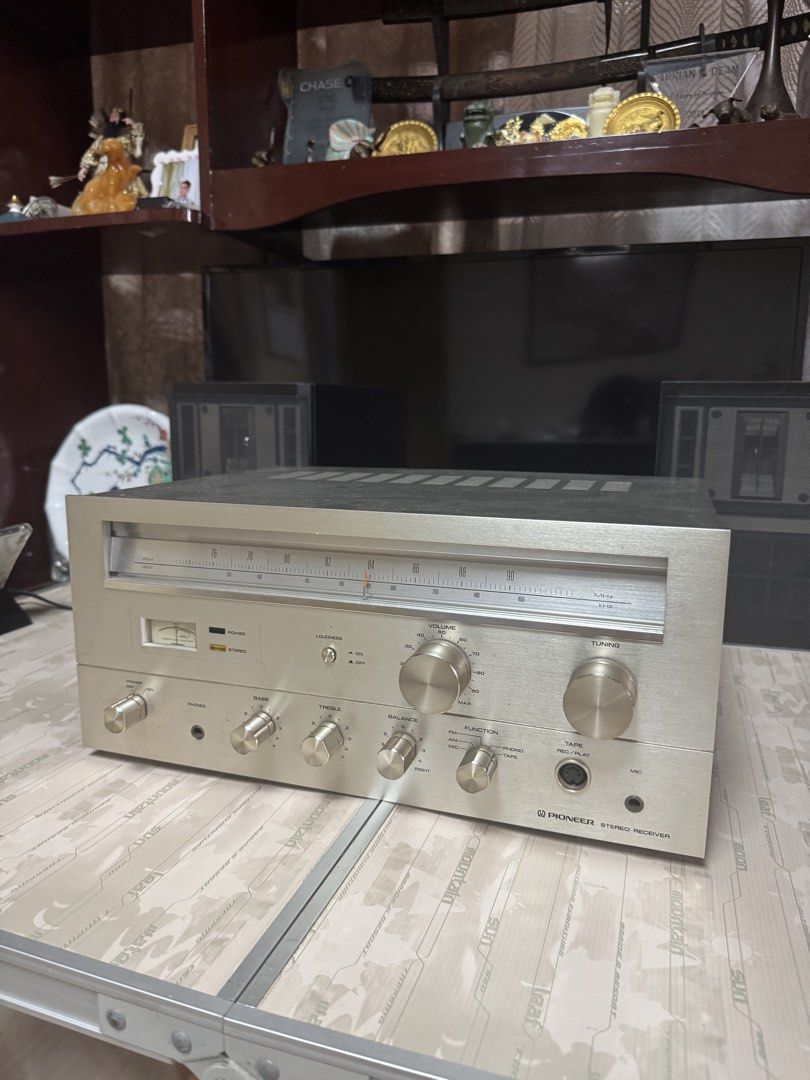 Pioneer MR-1000 (Second Unit) Stereo Amplifier (Category: Soundbars, Speakers & Amplifiers) located in Antipolo. Submitted by deanaudioguy02 (Listing ID 1461517264, Image 3). Description: DeanVinatgeAudiophile 🎚️🔈🎶💓 Pioneer MR-1000 Good Working Condition! 100 Volts Made in Japan! 🇯🇵 Cosmetic 9/10 AM/FM not yet converted The Pioneer MR-1000 (also known as the MR-1000S) is a vintage AM/FM stereo receiver released around 1975. It features a cl