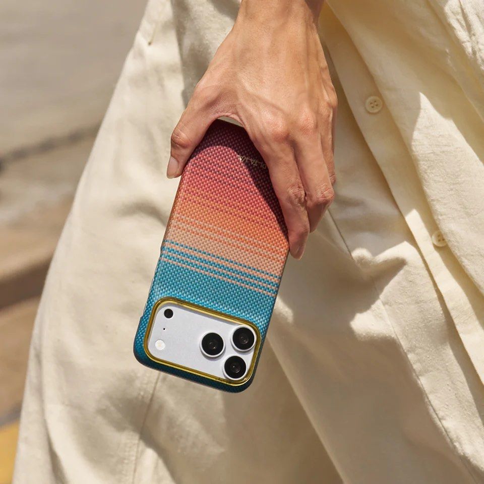 🍎 Pitaka iPhone 18 Pro Max Edge Case 保護殼 電話殼 （分類：手機套及手機殻）位於 Hong Kong。 由 bidbuyshop 提交（商品編號 1461407679，圖片 3）。簡介： An ultra-thin and ultra-light phone case with MagSafe compatibility. Read Less PitaTap™ delivers seamless, responsive Camera Control. Crafted from aerospace-grade aramid fiber for strength and elegance Ultra-thin and feather-light for a barely-there feel Mammoth Resin™ reinforces structural integrity and enhances impact resistance. 10