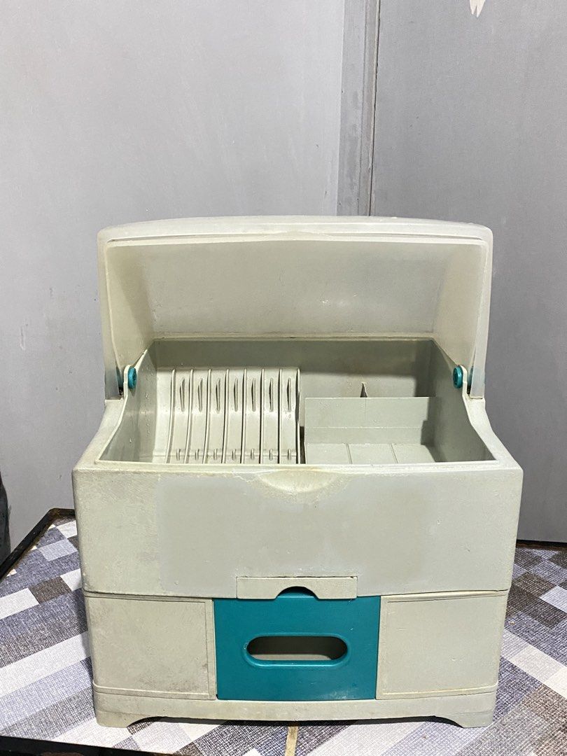 Plastic Dish Rack with Lid and Drawer (Category: Food Organization & Storage) located in Manila. Submitted by nate_.vergara (Listing ID 1461471084, Image 1). Description: Pick up or lalamove, Deca mall tondo area. 300 only used pero no issue yan .
