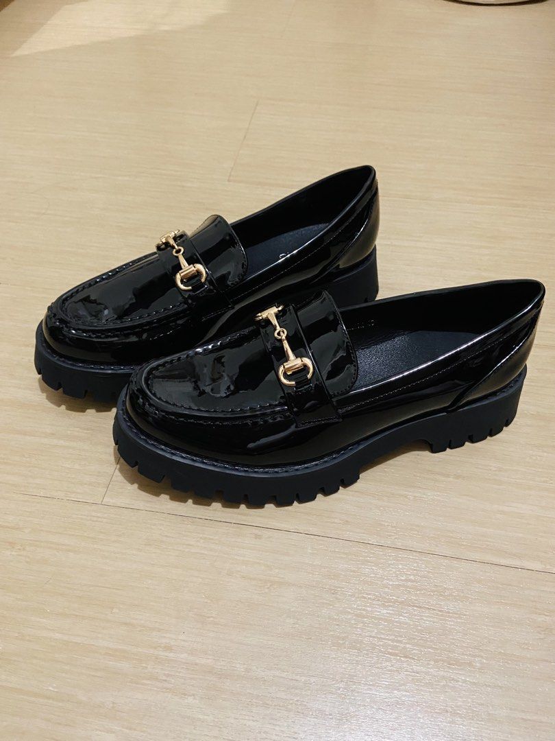 Platform Black Shoes NEW (Category: Loafers) located in Pasig City. Submitted by abbyflabby (Listing ID 1461425928, Image 2). Description: Size 40 Never used RFS: too big for me.