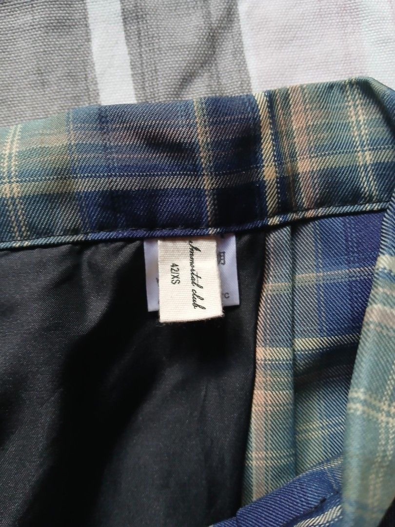 Pleated plaid mini skirt | goth grunge (Category: Skirts) located in Urdaneta. Submitted by anonie (Listing ID 1461419825, Image 3). Description: XS on tag waist: 22in length: 16.5in ~ no flaws ~ condition: 10/10 ~ with one pocket ~ no ww available MOP: Gcash + sf.