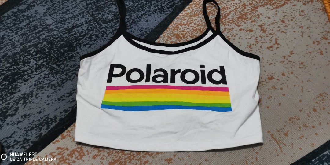 Polaroid graphic cropped tank top (Category: Sleeveless) located in San Jose. Submitted by thrift_ni_sir (Listing ID 1461473035, Image 2). Description: Add shipping fee MOP gcash MOD j&t Excellent condition.