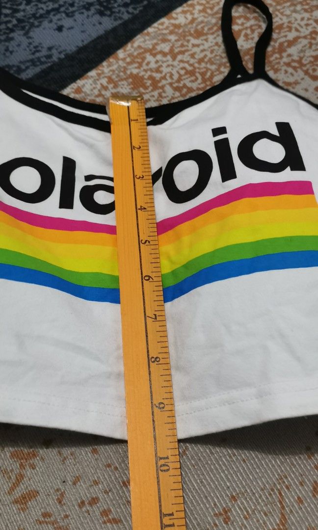 Polaroid graphic cropped tank top (Category: Sleeveless) located in San Jose. Submitted by thrift_ni_sir (Listing ID 1461473035, Image 3). Description: Add shipping fee MOP gcash MOD j&t Excellent condition.