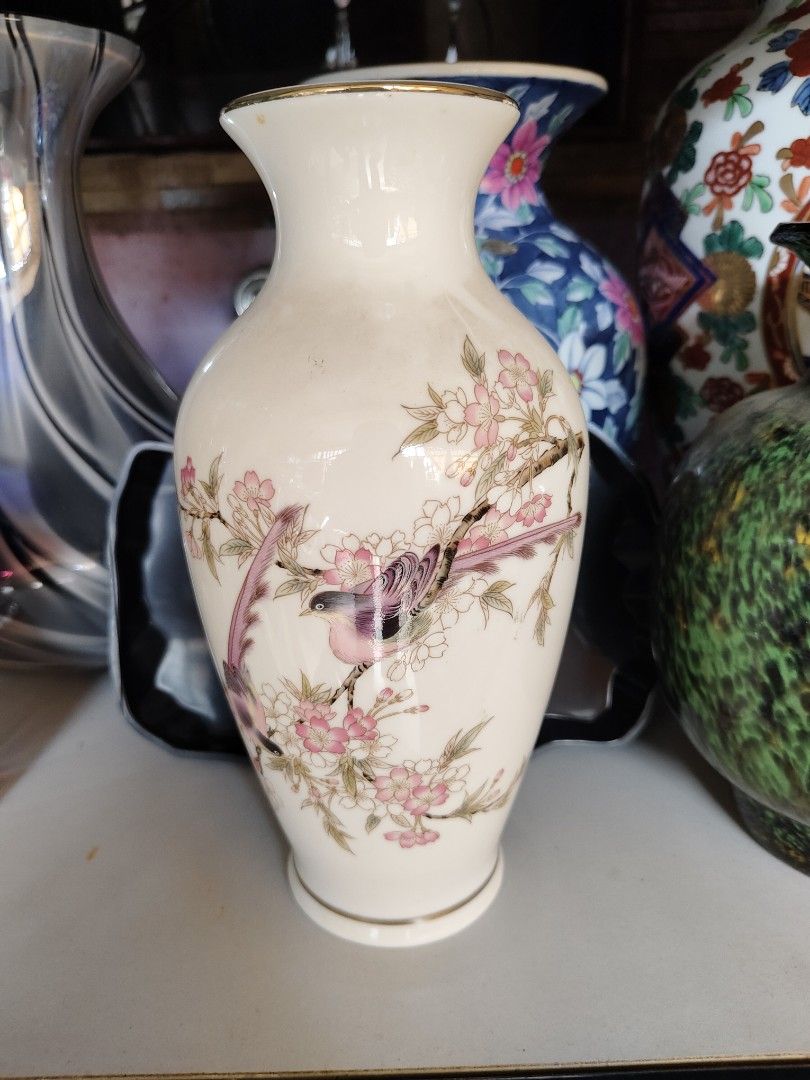 Porcelain bad (Category: Vases & Decorative Bowls) located in Davao. Submitted by dvo_jpnstuff (Listing ID 1461453781, Image 1). Description: .