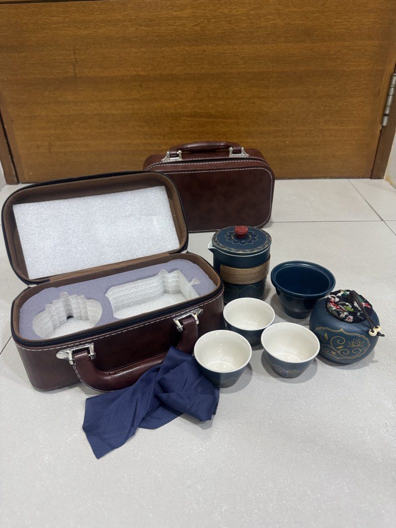 Portable travel teapot set (Category: Coffee & Tea Tableware) located in Manila. Submitted by chinchinshaven (Listing ID 1461350496, Image 1). Description: 2 sets available 2 colors available .