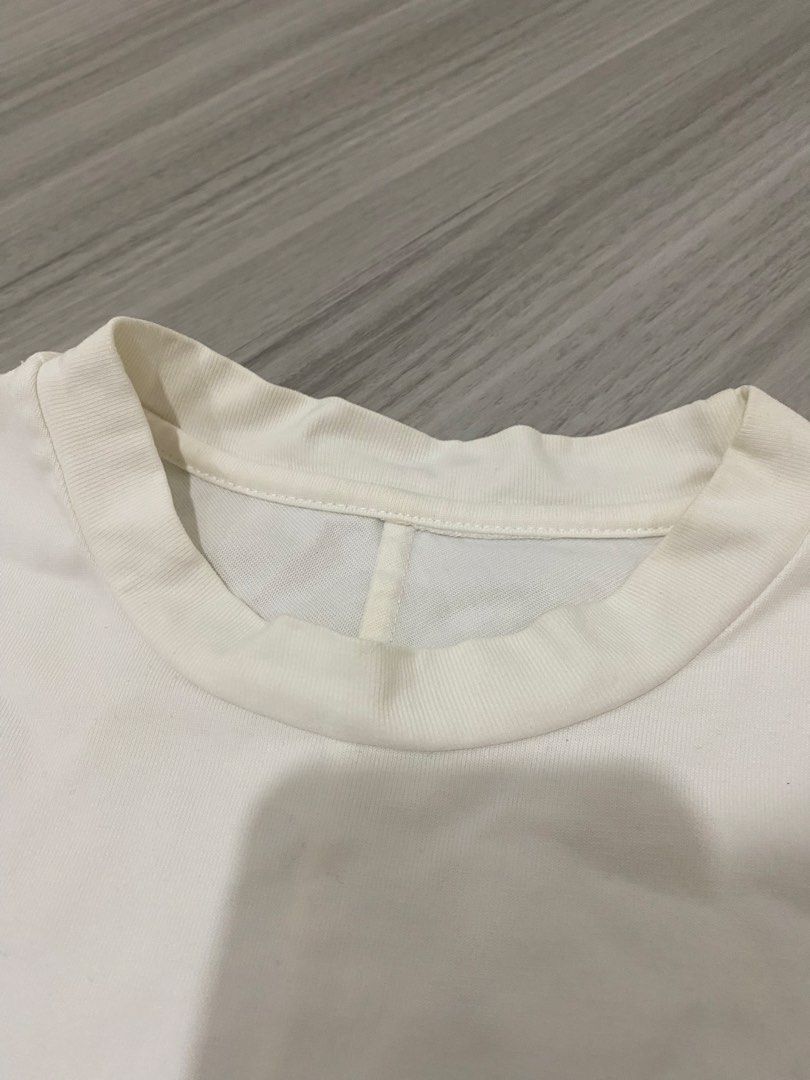 prada (Category: Shirts) located in Manila. Submitted by vizcarrach03925 (Listing ID 1461486686, Image 3). Description: .