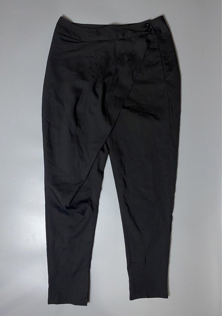 Prada Black Wrap-Front Trousers (Category: Other Bottoms) located in Makati City. Submitted by earnx_ (Listing ID 1461545293, Image 1). Description: Prada Black Wrap-Front Trousers - Size medium on tag - Dimension is 26x34.5 - No issue/Need wash only.