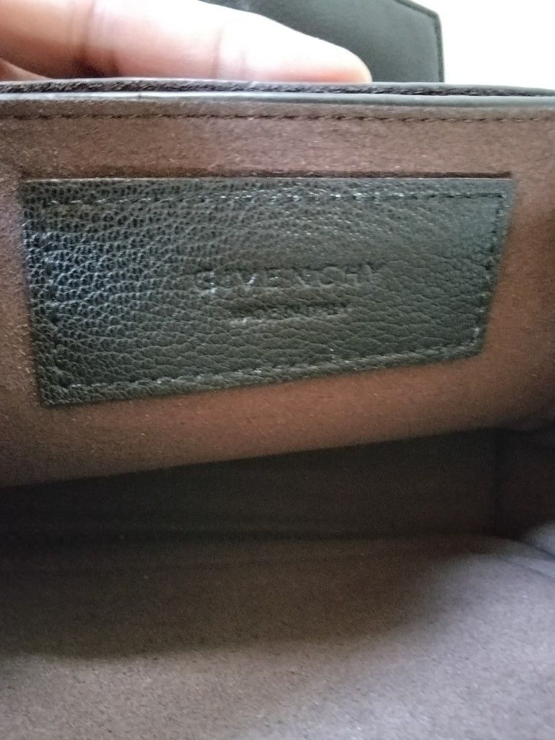 Givenchy limeted edition kelly bag (Category: Luxury Bags & Wallets) located in Aloran. Submitted by luvky_9 (Listing ID 1461508152, Image 3). Description: .