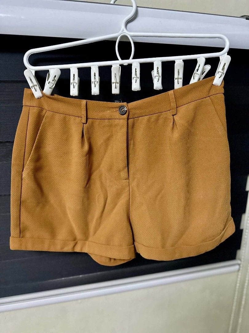 Preloved f21 shorts large (Category: Other Bottoms) located in Manila. Submitted by franeyney (Listing ID 1461465969, Image 1). Description: f21 shorts large 270 plus sf.