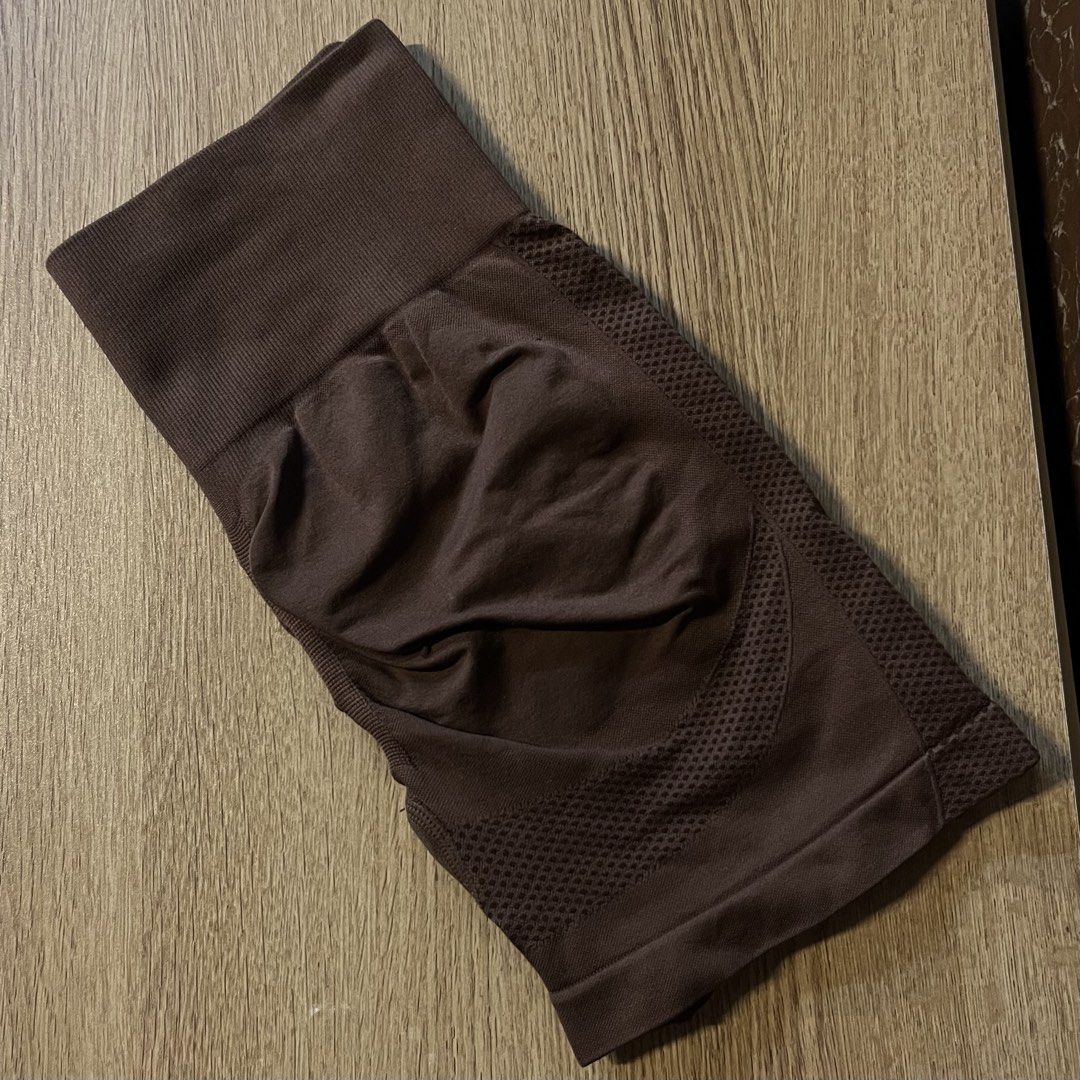 Pre-Loved Gym Shorts (Category: Shorts) located in Bulacan. Submitted by lovelyfindss (Listing ID 1461488659, Image 3). Description: Lightly used gym shorts. Worn only a few times and still in excellent condition. No stains or damage. Selling because I no longer use it. 🩷✨ 💌 Feel free to message me for any questions. .