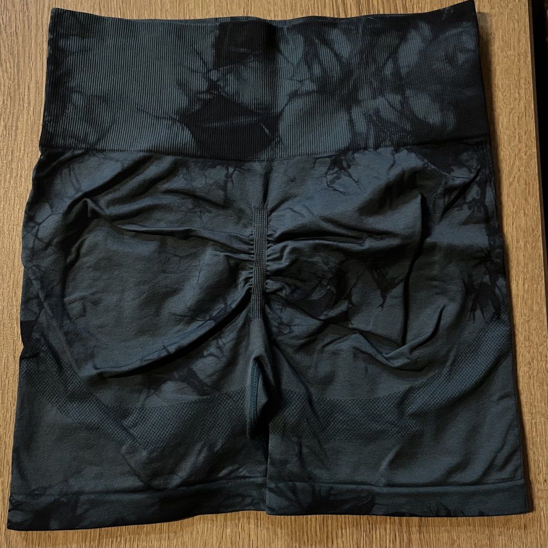 Pre-Loved Gym Shorts (Category: Shorts) located in Bulacan. Submitted by lovelyfindss (Listing ID 1461489233, Image 2). Description: Lightly used gym shorts. Worn only a few times and still in excellent condition. No stains or damage. Selling because I no longer use it. 🩷✨ 💌 Feel free to message me for any questions. .