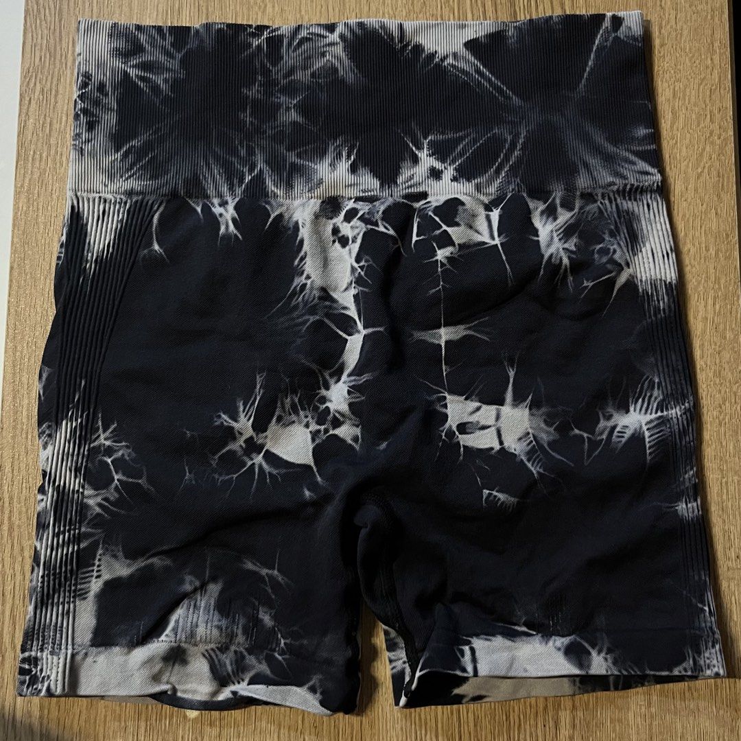 Pre-Loved Gym Shorts (Category: Shorts) located in Bulacan. Submitted by lovelyfindss (Listing ID 1461489938, Image 1). Description: There is a minor fabric flaw/loose thread in one area due to use, but it is minimal and does not affect the overall appearance or functionality of the shorts. Other than that, the shorts are still in good condition and perfect for gym/workouts. ✨ Please see photos for the actual condition..