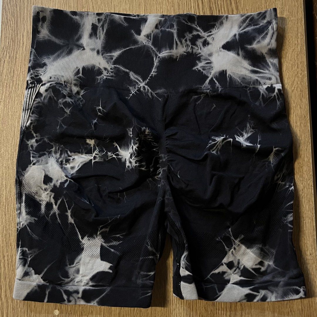 Pre-Loved Gym Shorts (Category: Shorts) located in Bulacan. Submitted by lovelyfindss (Listing ID 1461489938, Image 2). Description: There is a minor fabric flaw/loose thread in one area due to use, but it is minimal and does not affect the overall appearance or functionality of the shorts. Other than that, the shorts are still in good condition and perfect for gym/workouts. ✨ Please see photos for the actual condition..