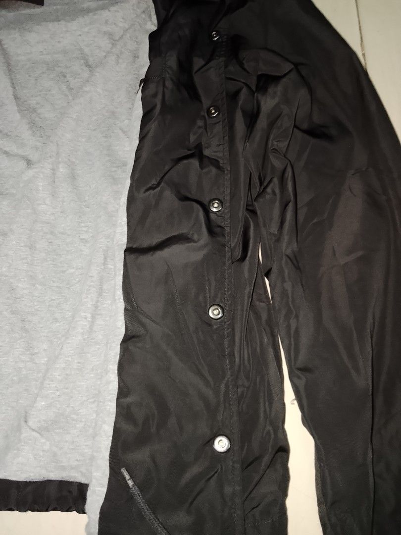 Primitive skateboarding coach jacket (Category: Coats, Jackets and Outerwear) located in Manila. Submitted by newage.vintage (Listing ID 1461340425, Image 3). Description: - brand new condition - no issue - primitive logo on front - complete tag - dimes 29x23.