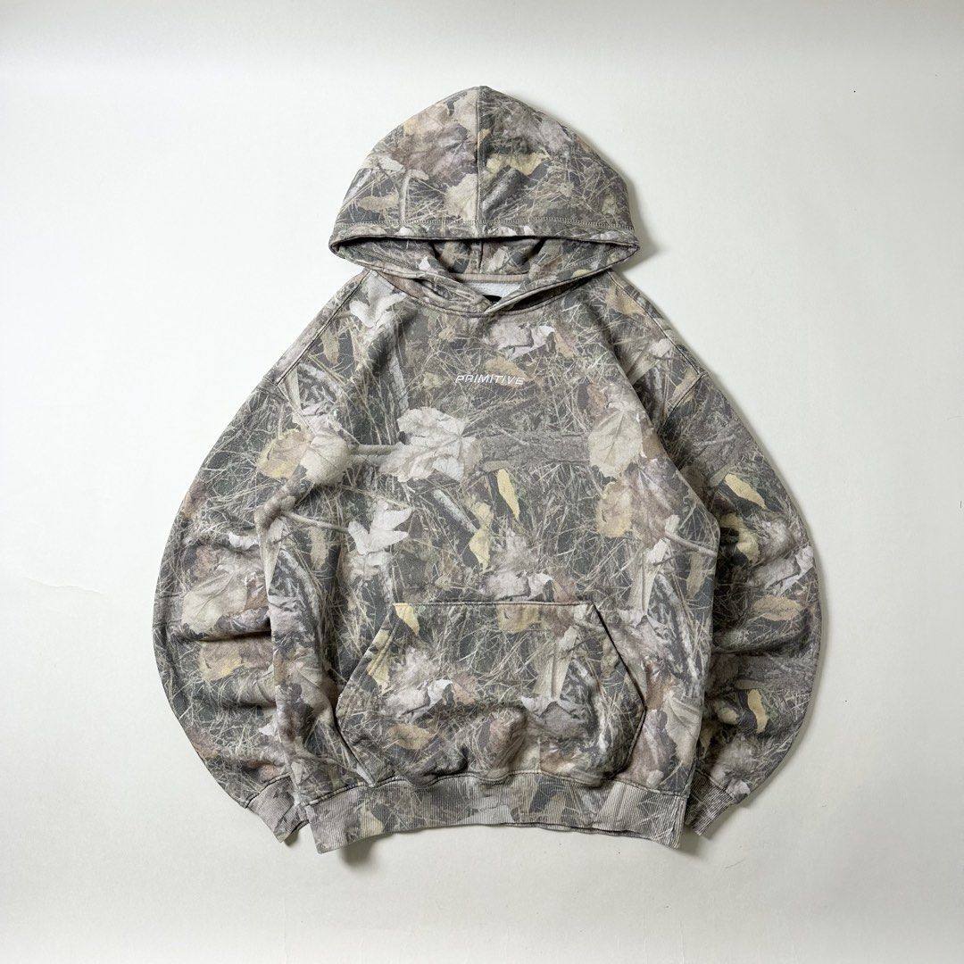 Primitive x Realtree Hoodie Jacket Size Medium (Fits Large) (Category: Hoodies) located in Batangas. Submitted by ukaysalakayyy (Listing ID 1461413830, Image 1). Description: Condition: Excellent Color rate: 9/10 Size: Medium (Fits Large).