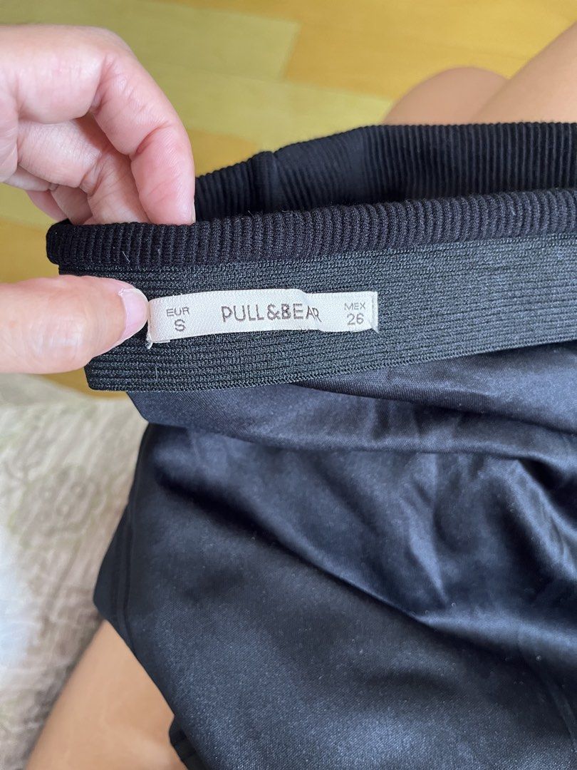 Pull&Bear Black Ribbed Mini Skirt Size S (Category: Skirts) located in Dasmarinas. Submitted by aurapadilla00 (Listing ID 1461513787, Image 2). Description: - Brand: Pull&Bear - Color: Black - Style: Mini Skirt - Size: S - Features: Ribbed texture, elastic waistband - Occasion: Casual wear, dressing up.