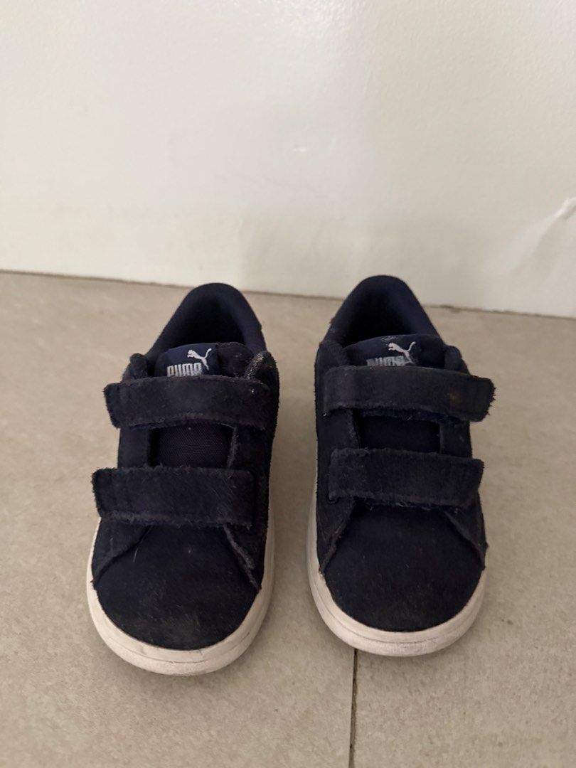 Puma Navy Blue Velcro Sneakers (Category: Babies & Kids Fashion) located in Paranaque City. Submitted by cellybelly (Listing ID 1461331517, Image 1). Description: .