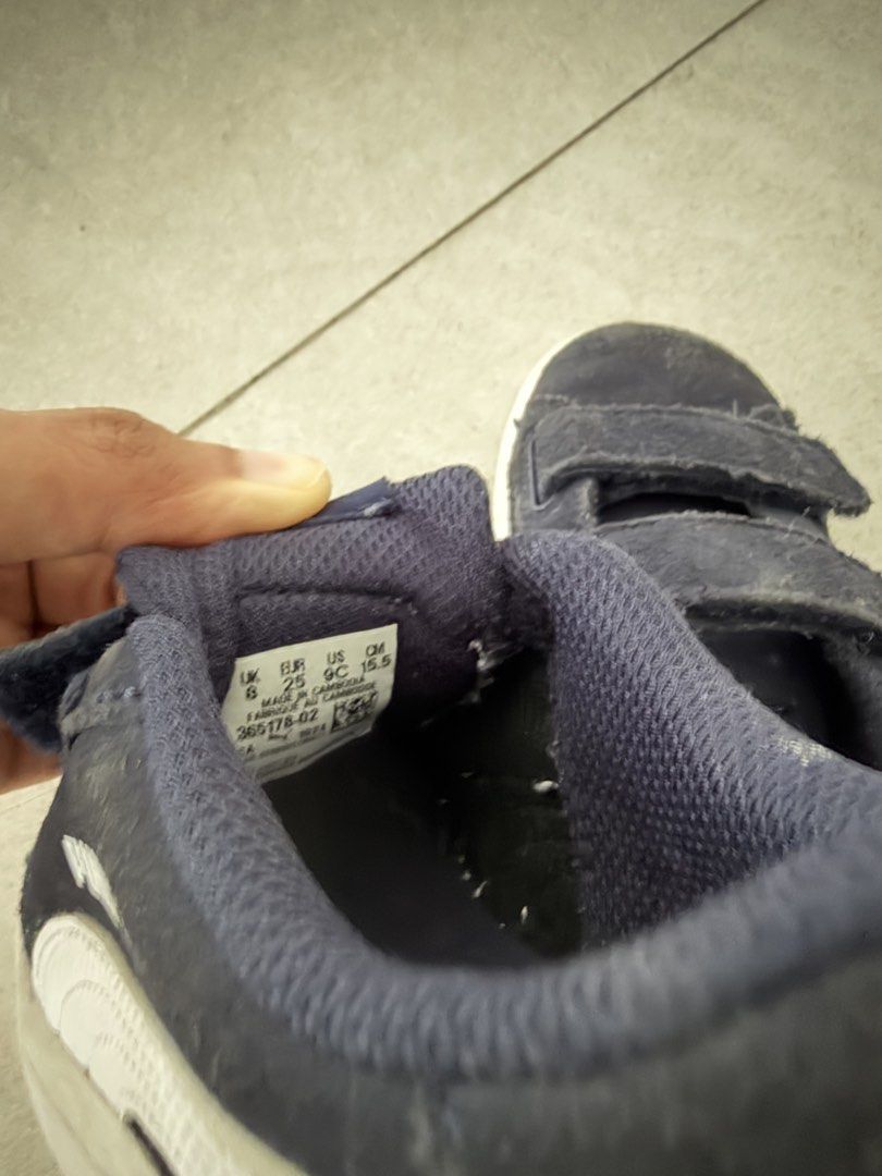 Puma Navy Blue Velcro Sneakers (Category: Babies & Kids Fashion) located in Paranaque City. Submitted by cellybelly (Listing ID 1461331517, Image 3). Description: .