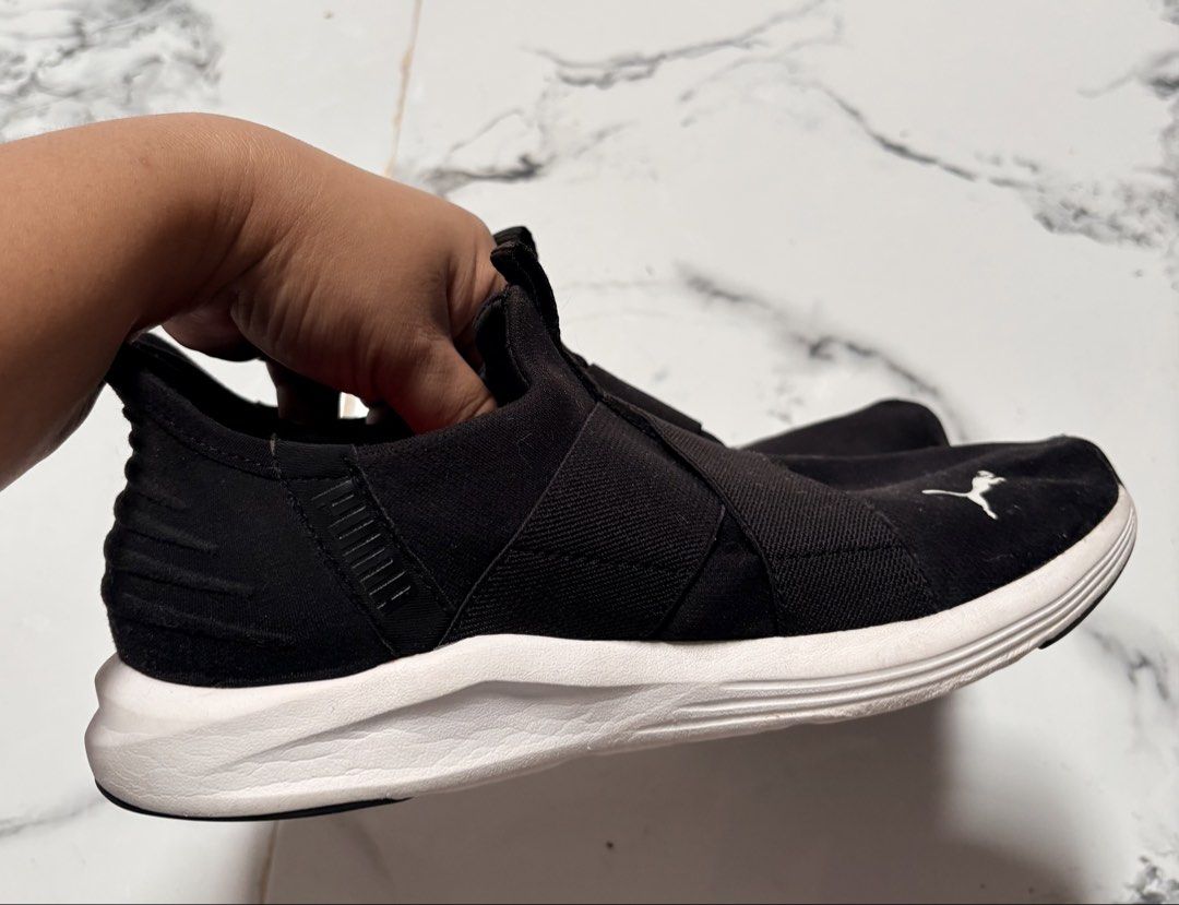 Puma slip on training shoes us 7 (Category: Sneakers) located in Koronadal. Submitted by bulilitfam (Listing ID 1461329118, Image 2). Description: Ukaysource P u m a slip on training shoes Us women 7 Insole 23.5cm Minimal sign of usage Ung insole nya pinalitan reebok😅.