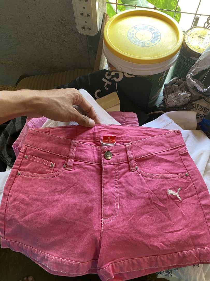 Puma y2k short (Category: Shorts) located in Las Pinas. Submitted by mark2k05 (Listing ID 1461389904, Image 3). Description: .