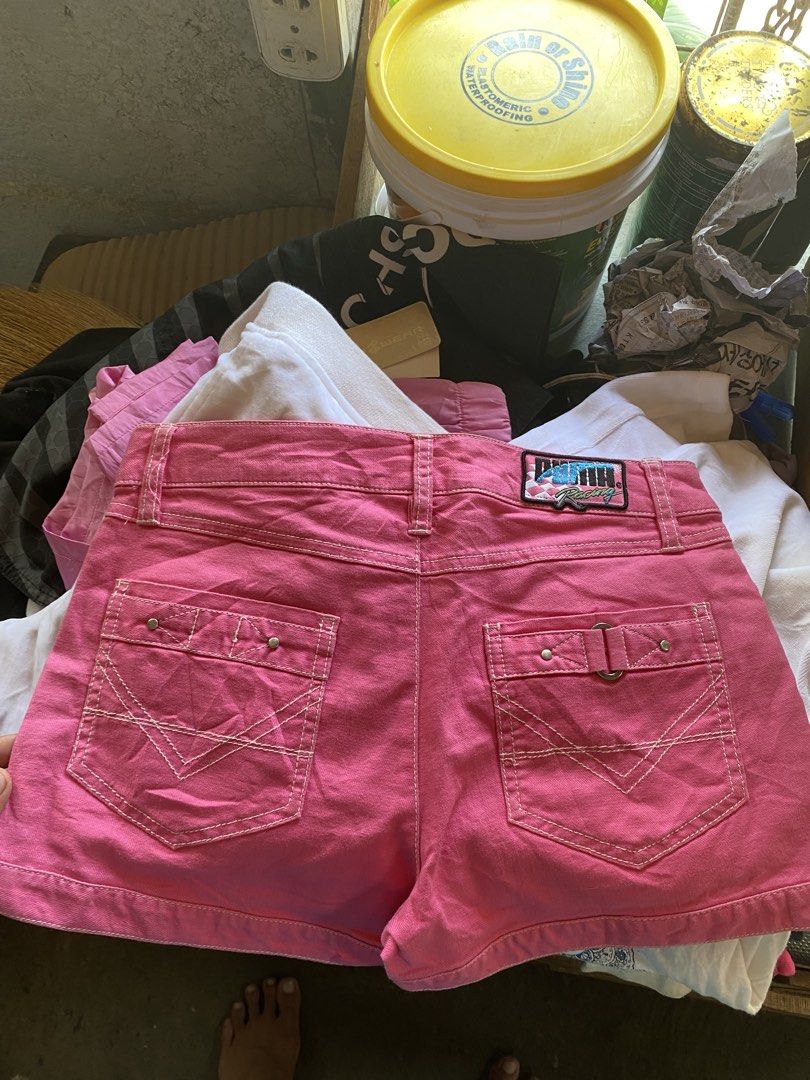 Puma y2k short (Category: Shorts) located in Las Pinas. Submitted by mark2k05 (Listing ID 1461389904, Image 1). Description: .