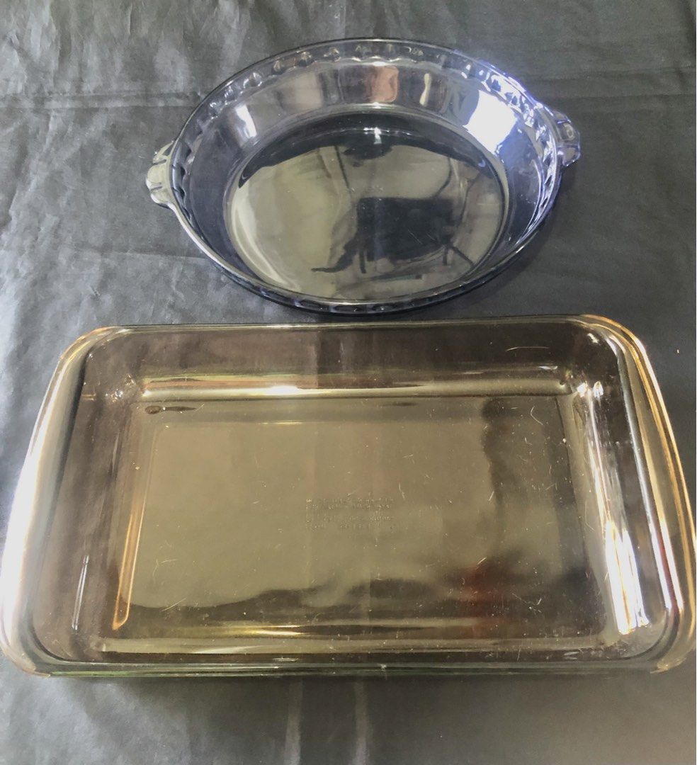 Pyrex Glass Pie Plate and Baking Dish Set (Category: Bakeware) located in Quezon City. Submitted by unique_vintage_shop (Listing ID 1461339175, Image 1). Description: Pyrex Glass Pie Plate and Baking Dish Set P1200 Message me if you are interested. Thanks..
