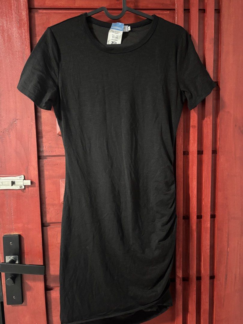 Queral dress Small (Category: Dresses) located in Imus. Submitted by littlebooythriftstore (Listing ID 1461348208, Image 1). Description: Bacoor.