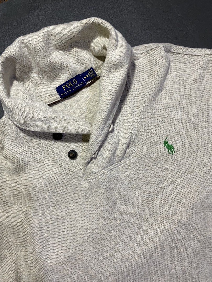 RALPH LAUREN BEIGE GREY SWEATER BUTTON (Category: Coats, Jackets and Outerwear) located in Trento. Submitted by estilounico02 (Listing ID 1461455776, Image 2). Description: SIZE MEDIUM WIDTH 23 LENGTH 26 NO ISSUE 9/10 COLOR RATE .