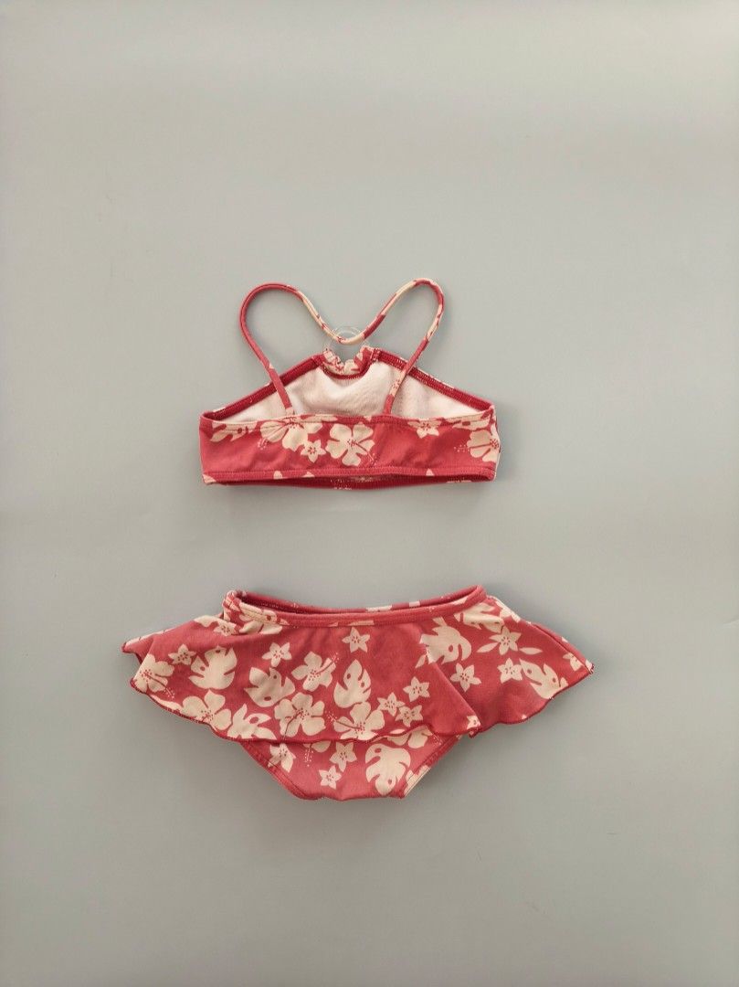 Ralph lauren Floral Bikini Set 18m (Category: Babies & Kids Fashion) located in Cebu City. Submitted by little_mush.room (Listing ID 1461433352, Image 2). Description: preloved RL floral 2-piece swimsuit size : 90 on tag ,18m .