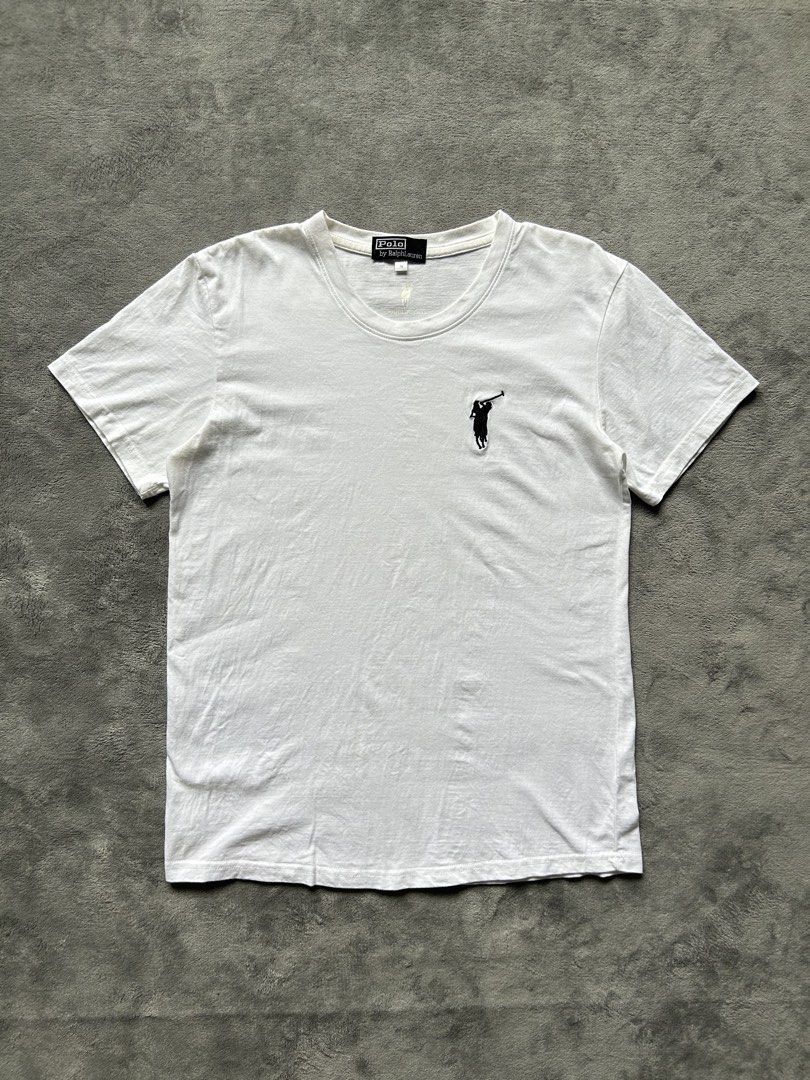 Ralph Lauren Shirt (Category: Tshirts & Polo Shirts ) located in Manila. Submitted by wenttttt (Listing ID 1461423594, Image 1). Description: 18.5 x 26 No issue.