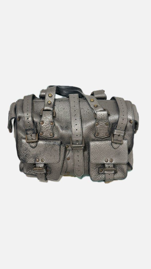 Rare Metallic Mulberry Roxanne Bag (Category: Shoulder Bags) located in Manila. Submitted by angelconscious (Listing ID 1461418842, Image 1). Description: Has fading in the front, and missing studs, no bad smell/defect aside from the normal wears. bag is negotiable!.