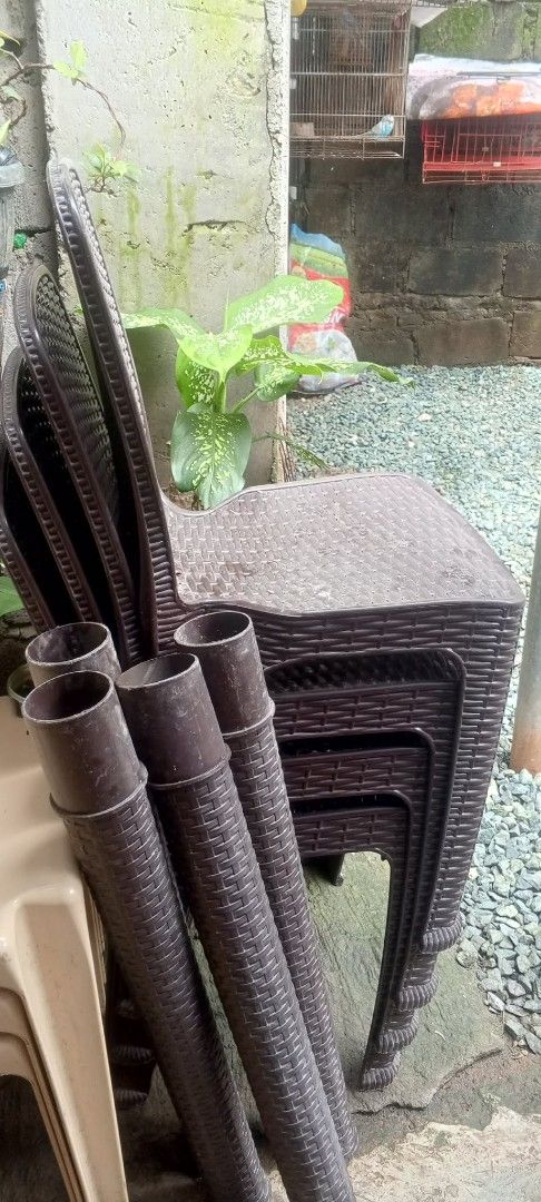Rattan Dining Set - Chairs and Table Top (Category: Tables & Sets) located in Manila. Submitted by imhannahn (Listing ID 1461470032, Image 2). Description: - Set includes 4 brown rattan chairs and a matching table top. - Chairs are stackable for convenient storage. - Table top features a beautiful woven rattan design. - Versatile for both indoor and outdoor use. - Sold as a bundle. FOR PICKUP ONLY! 📍LAGAHIT STORE MAHABANG PARANG ANGONO RIZAL.