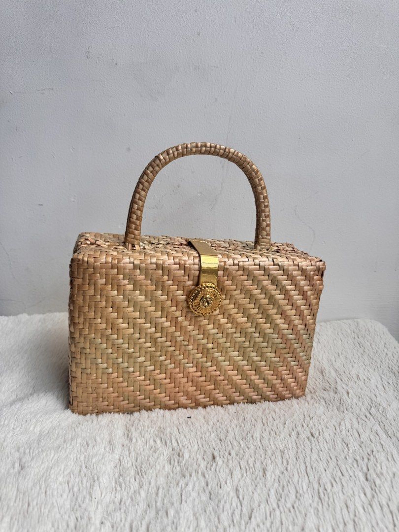 Rattan Handbag (Category: Clutches) located in Quezon City. Submitted by elektra0111 (Listing ID 1461384367, Image 1). Description: Dimension: L 16cm H 17 W 9cm W (opening) 13cm Handle Height 10cm.