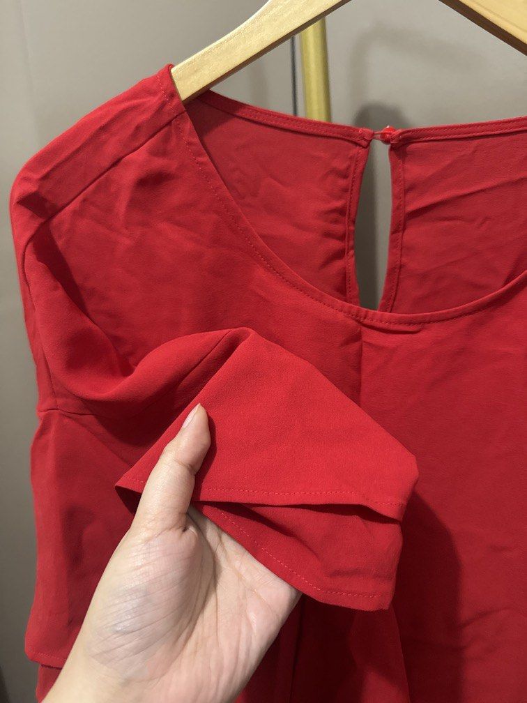 Red Blouse (Category: Blouses) located in Mexico. Submitted by studioleraph (Listing ID 1461454935, Image 2). Description: 🛍️ Perfect for your personal wardrobe or reseller business 🫶 👗 The actual item being sold is the original garment shown in the product photos. Small differences in fit, drape, color, texture, or details may occur. 💌 Condition: • Preloved; Please wash the items before wearing. • Please manage expectations as these are vint