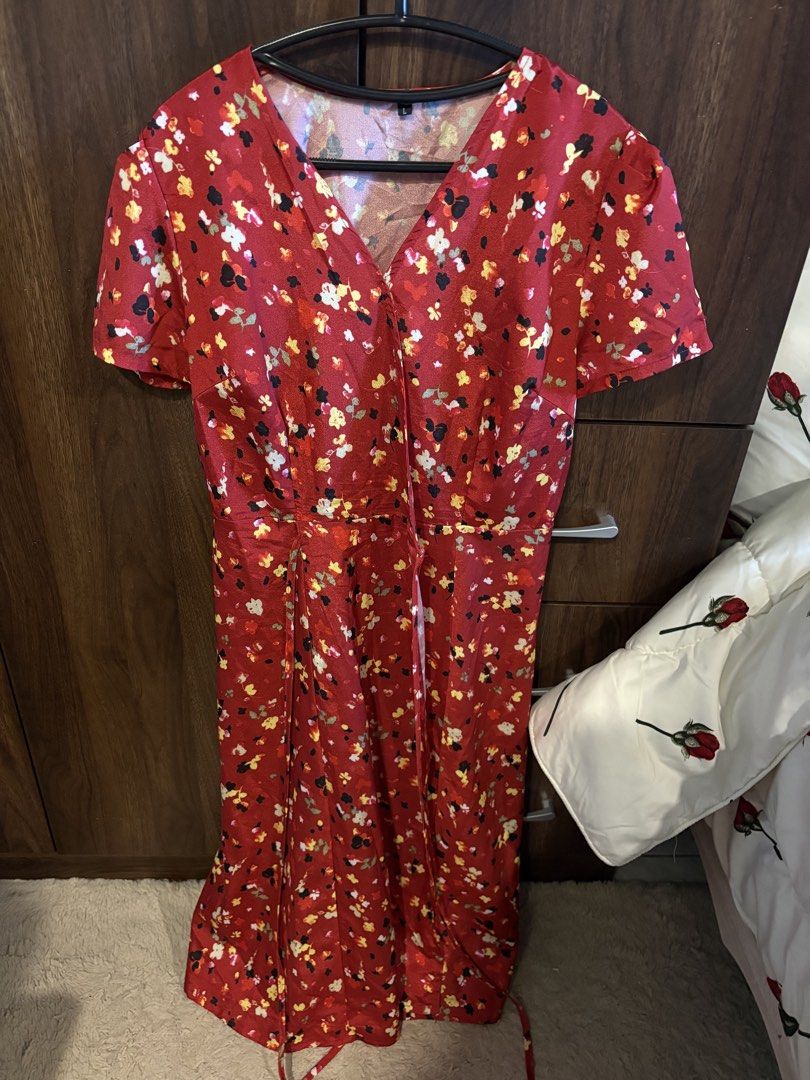 Red floral dress with tie (Category: Dresses) located in Bauang. Submitted by backburnerbyniki (Listing ID 1461365765, Image 1). Description: .