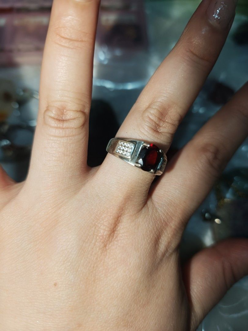 Red Garnet S925 Ring Natural Crystal Gemstone (Category: Rings) located in Quezon City. Submitted by piaoliangcollections.ph (Listing ID 1461490158, Image 2). Description: Natural Crystal Stone Birthstone of January Strength Courage.