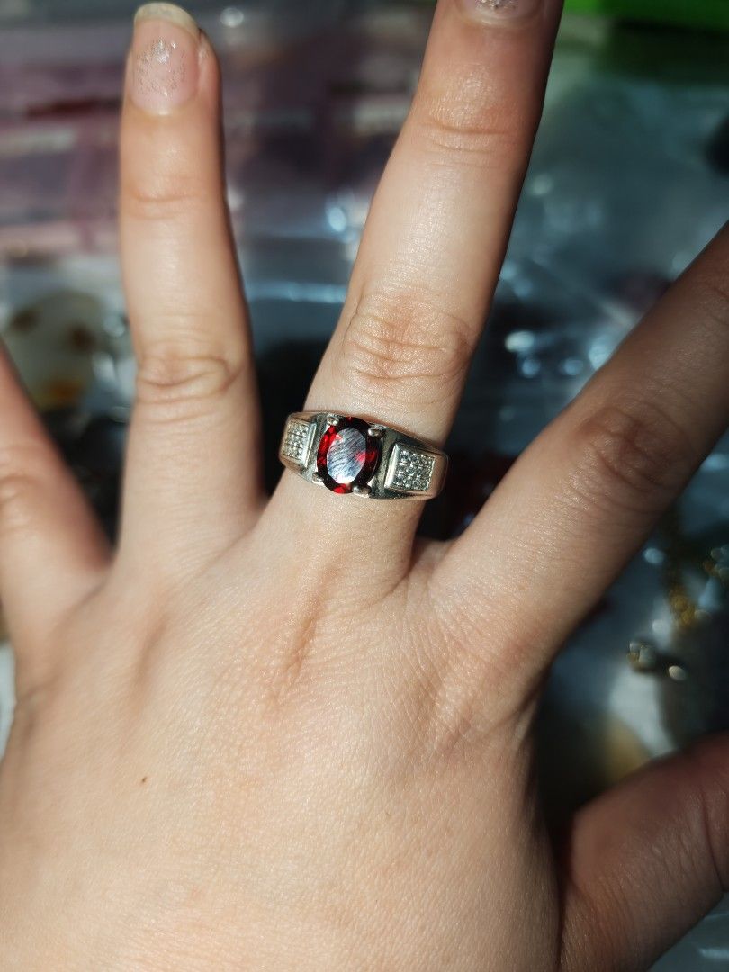 Red Garnet S925 Ring Natural Crystal Gemstone (Category: Rings) located in Quezon City. Submitted by piaoliangcollections.ph (Listing ID 1461490158, Image 1). Description: Natural Crystal Stone Birthstone of January Strength Courage.