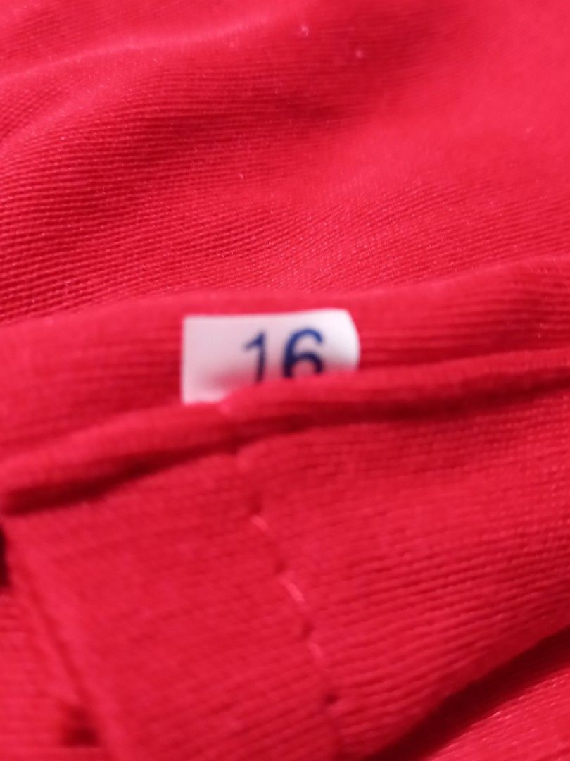 RED Jogging pants (Category: Joggers) located in Manila. Submitted by rarefire-9644 (Listing ID 1461377417, Image 3). Description: Red jogging pants size 16 for boys 8 to 10 years old..