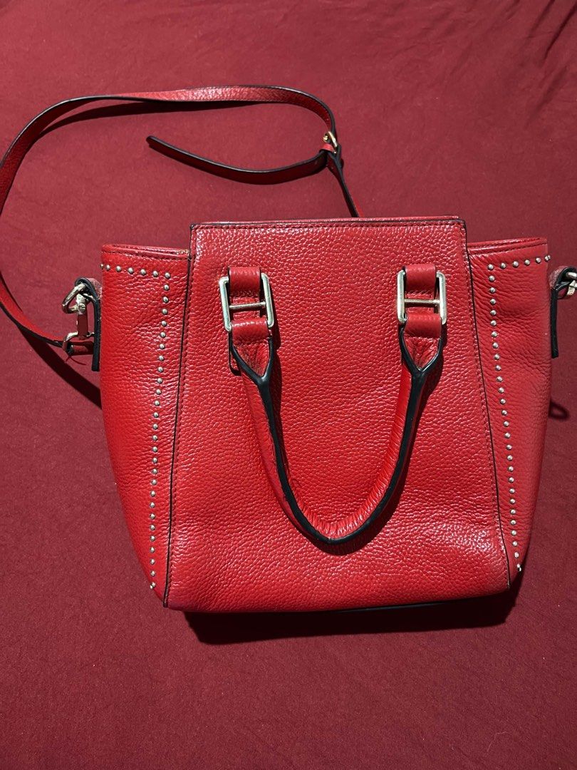 red leather shoulder bag (Category: Cross-body Bags) located in Dumalinao. Submitted by jellsnow (Listing ID 1461417021, Image 1). Description: loc : pagadian city 🪽 payment first 🧘🏻‍♀️ mop: gcash — mod: direct jnt🎐.