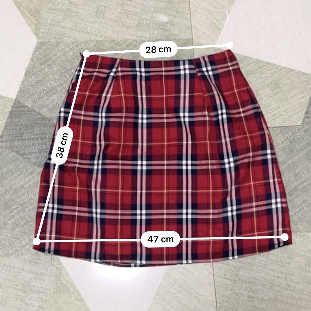 Red Plaid Mini Skirt (Category: Skirts) located in Pasig City. Submitted by sirendiva_ (Listing ID 1461409065, Image 3). Description: - labeled as M but fits as S - dimes in the last pic.