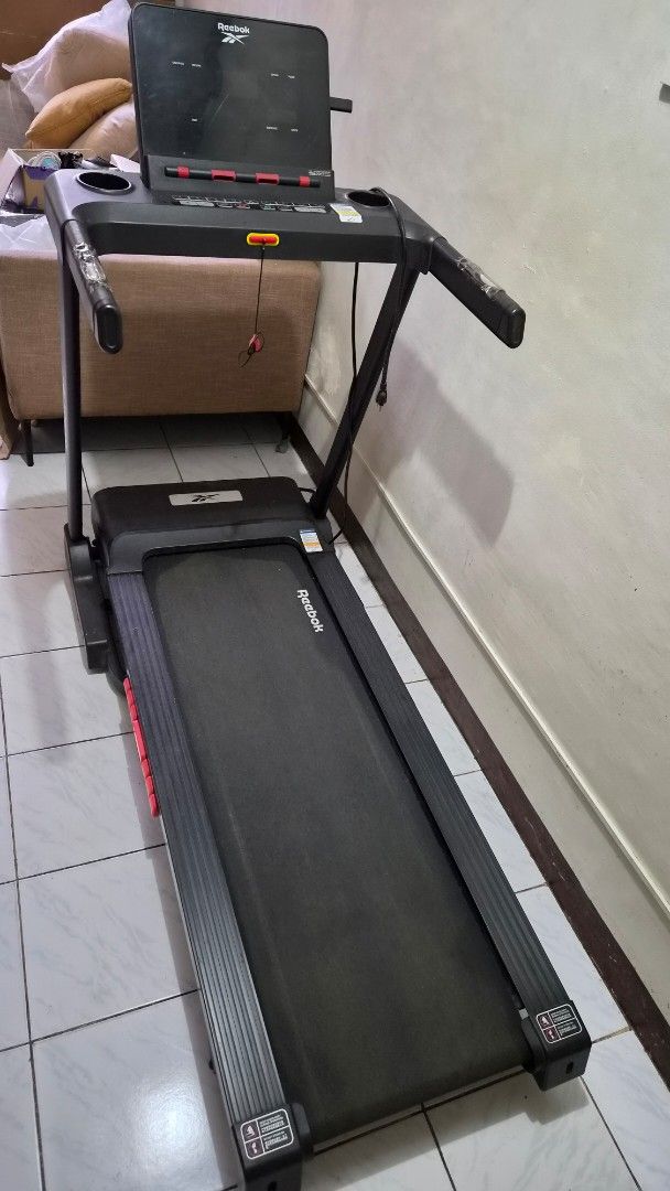 Reebok Treadmill for Home Workouts (Category: Cardio & Fitness Machines) located in Quezon City. Submitted by mimi0024 (Listing ID 1461383279, Image 3). Description: -heavy duty Reebok Treadmill for effective home cardio - Multiple speed and incline settings for customized workouts ps: need ipa service. kayo na po magpaservice 8k nalang. pickup/lalamove location tandang sora quezon city.