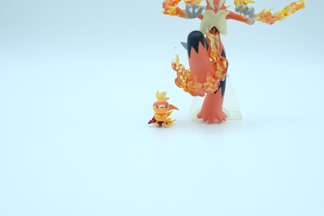 Resin 1/20 Scale KING STUDIO Mega Blaziken & KiPi STUDIO Torchic (Category: Figurines & Statues) located in Nasugbu. Submitted by achamocollects (Listing ID 1461497902, Image 2). Description: - Product: Resin Figure Set - Characters: KING STUDIO Mega Blaziken & KiPi STUDIO Torchic - Scale: 1/20 - Material: Resin - Features: Intricate flame details on Mega Blaziken, collectible size - Ideal for: Pokemon collectors and enthusiasts.
