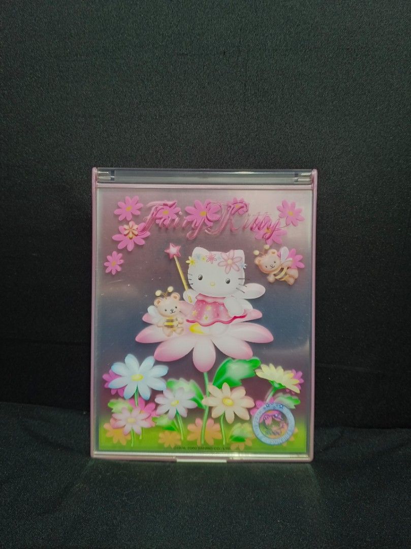 Retro Sanrio Hello Kitty Folding Mirror (Category: Makeup) located in Compostela. Submitted by buenaflora04681 (Listing ID 1461458978, Image 1). Description: .