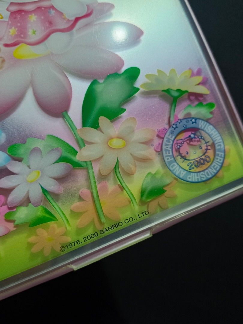 Retro Sanrio Hello Kitty Folding Mirror (Category: Makeup) located in Compostela. Submitted by buenaflora04681 (Listing ID 1461458978, Image 3). Description: .