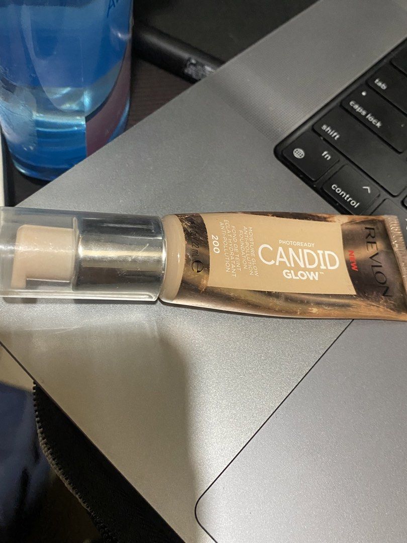 Revlon candid illuminating foundation (Category: Makeup) located in General Trias. Submitted by sora_mekaru (Listing ID 1461453664, Image 1). Description: dont reach for this anymore free if you purchase any item or atleast worth 200+ pesos from my listings 🩶.