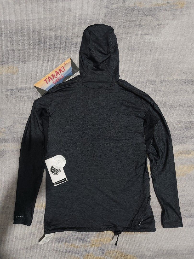 RIPCURL LONG SLEEVE HOODED (Category: Coats, Jackets and Outerwear) located in Baguio. Submitted by igorotak.111.taraki.com (Listing ID 1461473217, Image 2). Description: FS RIPCURL LONG SLEEVE HOODED NWT STRETCH NO ISSUES SOLID NITO ❤️ L-22 W-18 CAN FIT S-M CAN DO.