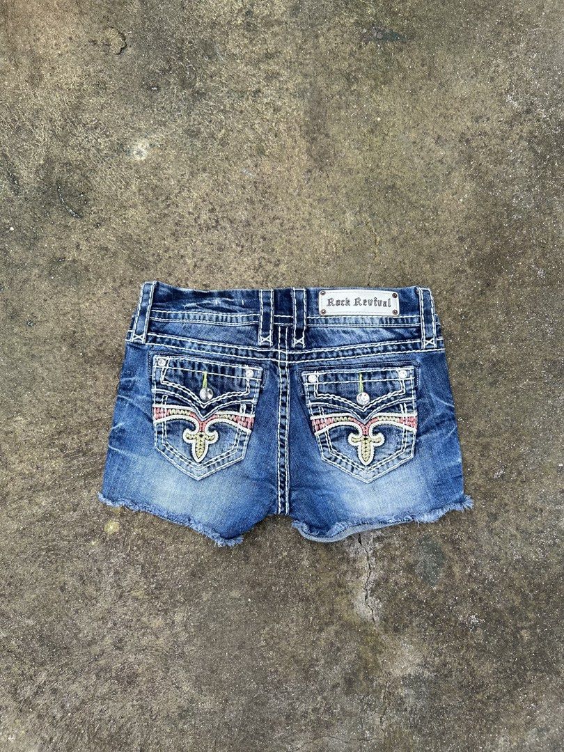 Rock Revival (Category: Shorts) located in Mabalacat. Submitted by johnchanfinds (Listing ID 1461430447, Image 1). Description: Excellent Waist 26-28 Length 12 .