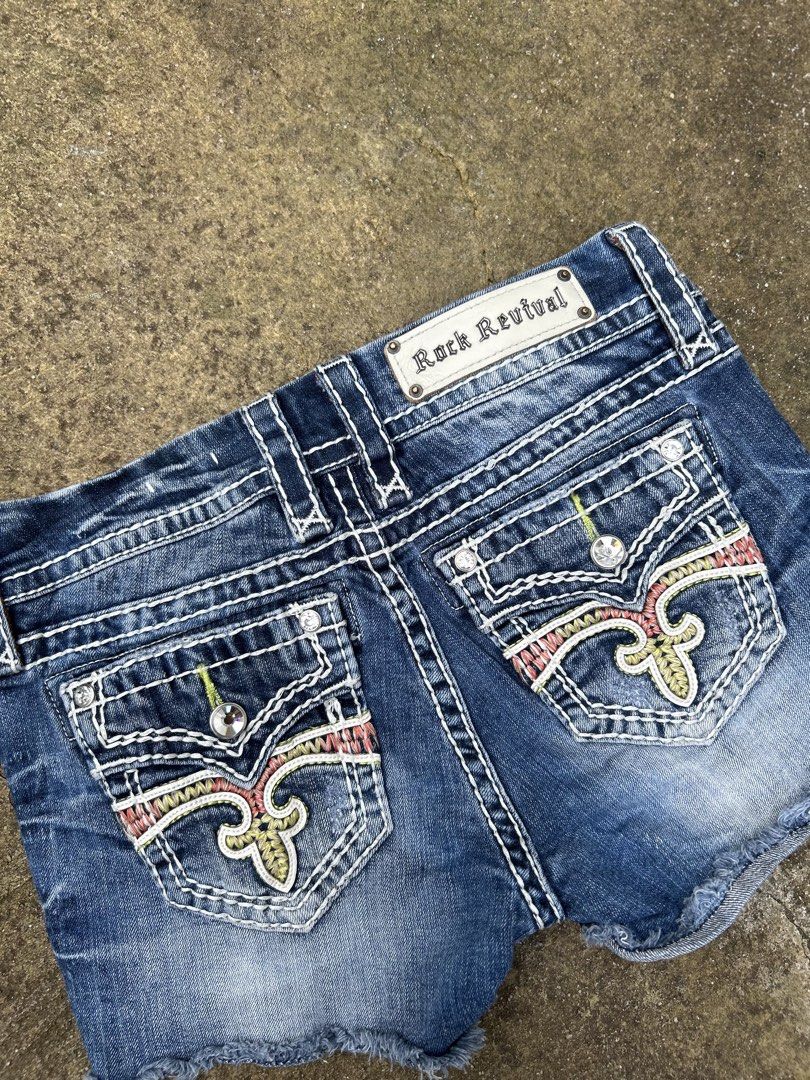 Rock Revival (Category: Shorts) located in Mabalacat. Submitted by johnchanfinds (Listing ID 1461430447, Image 2). Description: Excellent Waist 26-28 Length 12 .